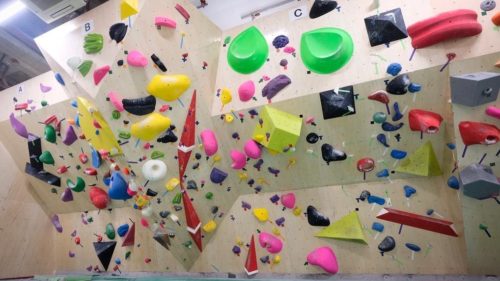 東京都のクライミング施設「ROCKY（ロッキー） 品川店」